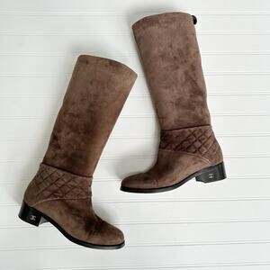 Chanel Brown Suede Quilted Riding Boots Shearling Lined Logo Heel Size 37